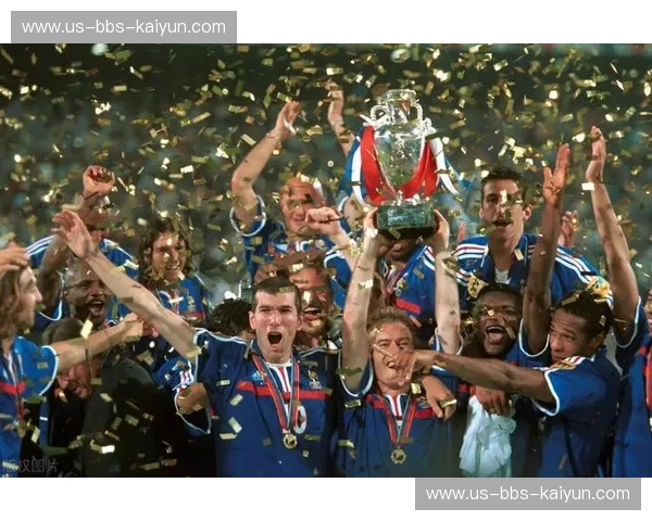 红蓝与蓝月：一场关于足球哲学与荣耀的史诗对决